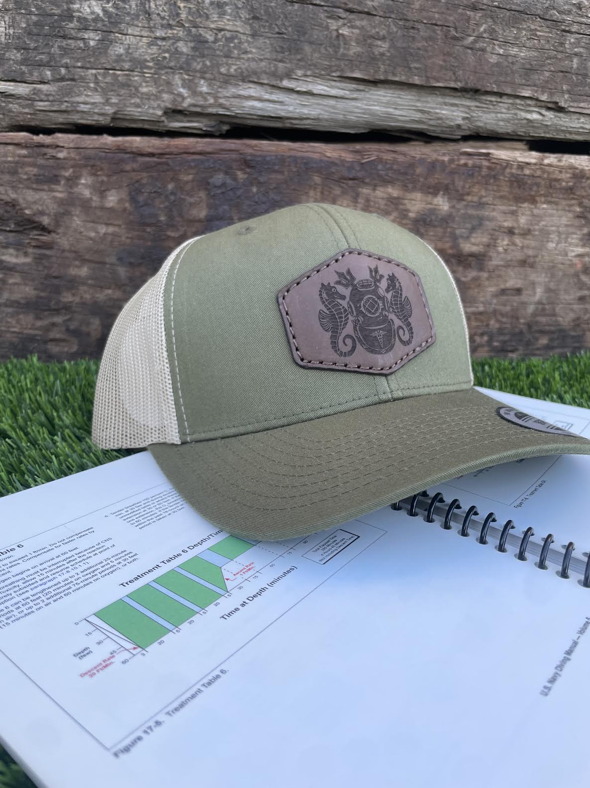 Green/Tan